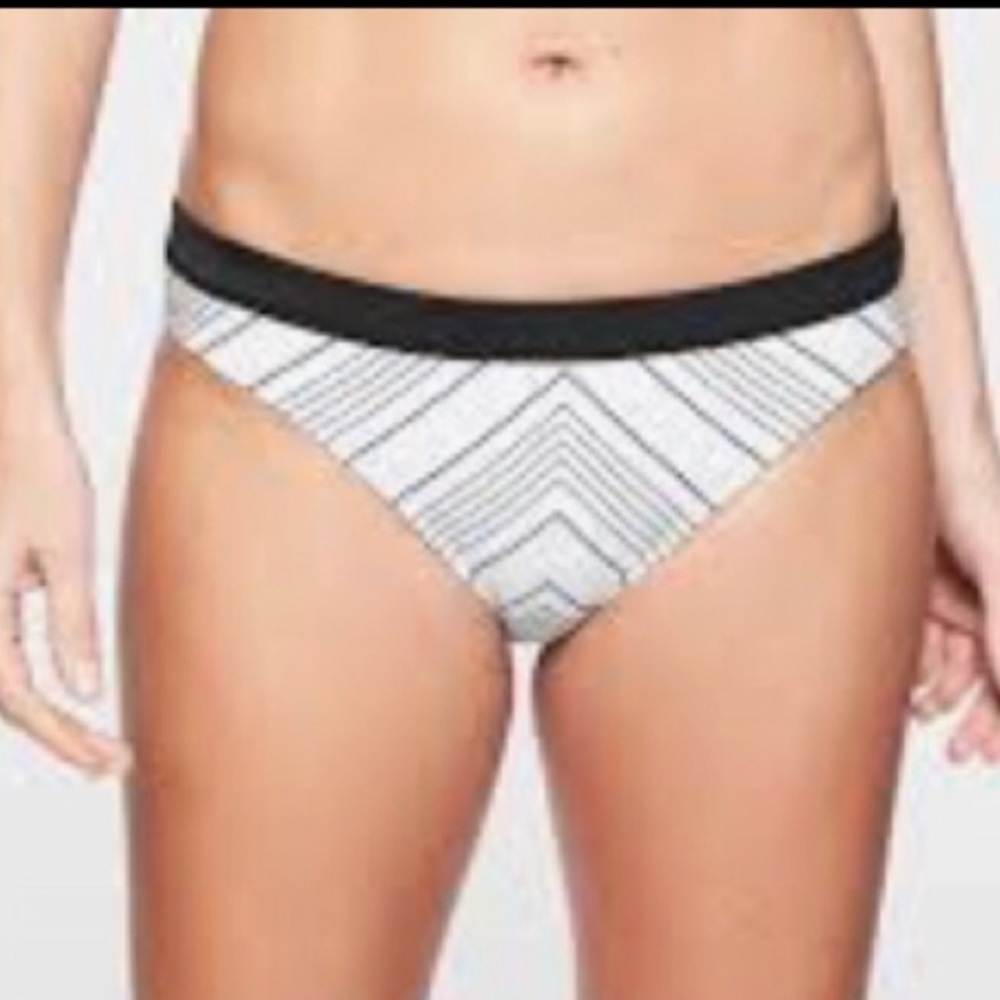 Athleta Bikini Bottoms SIze XL Black/White Chevron